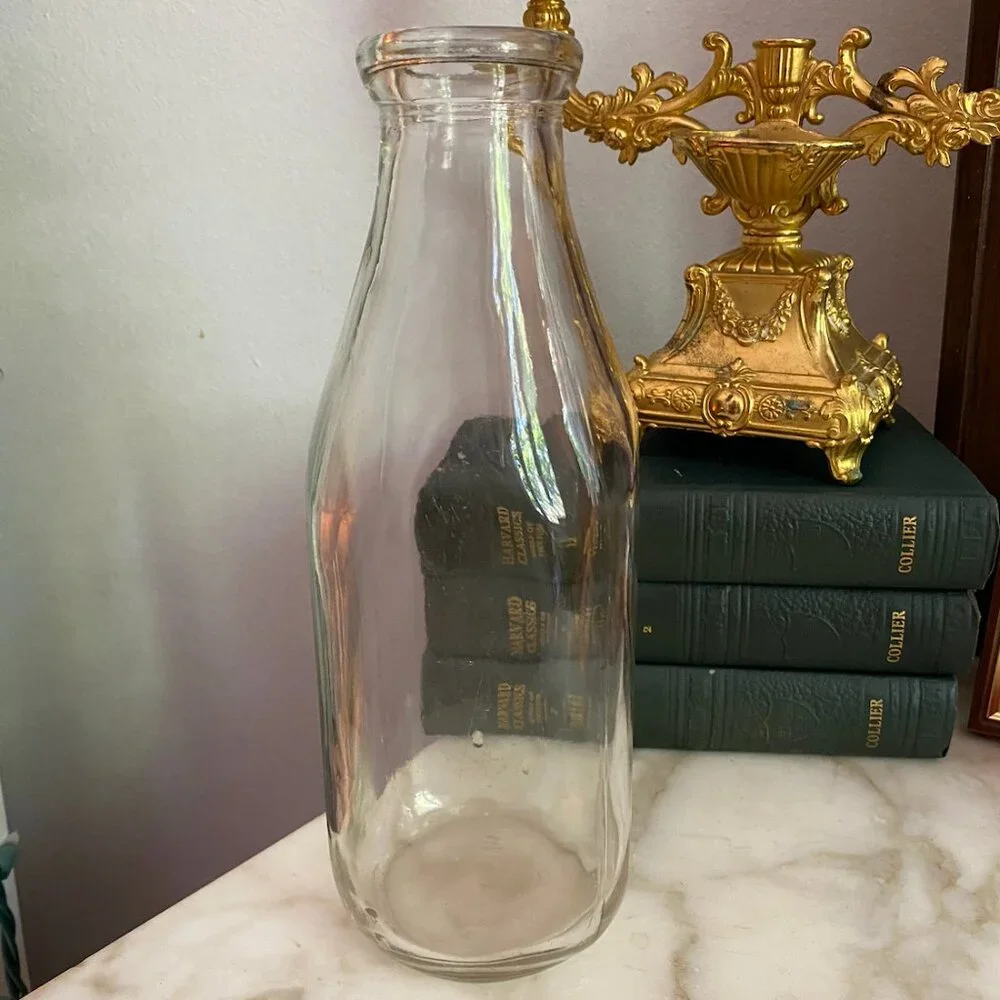 2 Vintage Glass Milk Bottles Hunt's Dairy - Picture 4 of 4